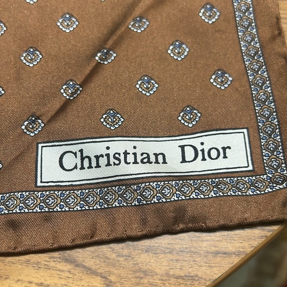 Christian Dior all silk - Picture 2 of 10